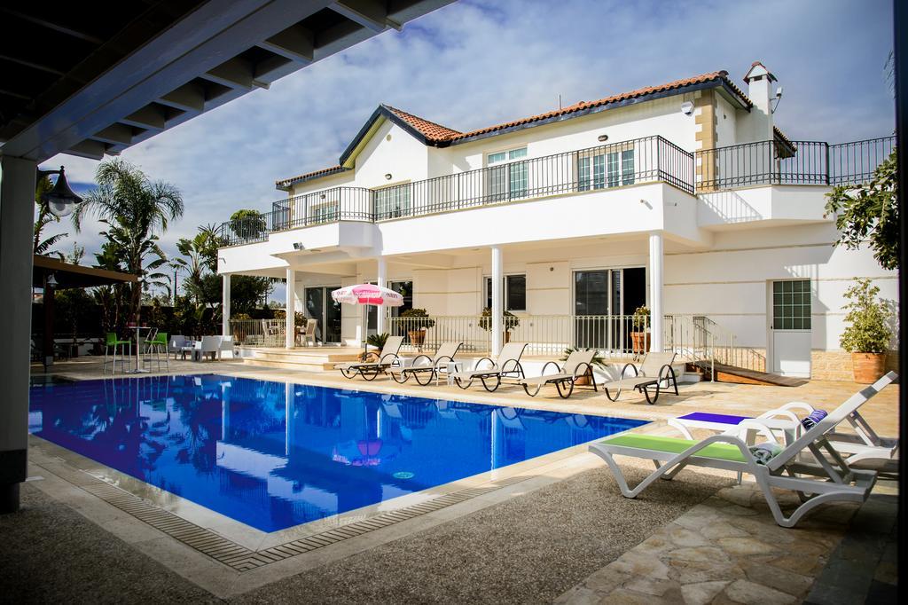 Papas Family Villa Paralimni Room photo