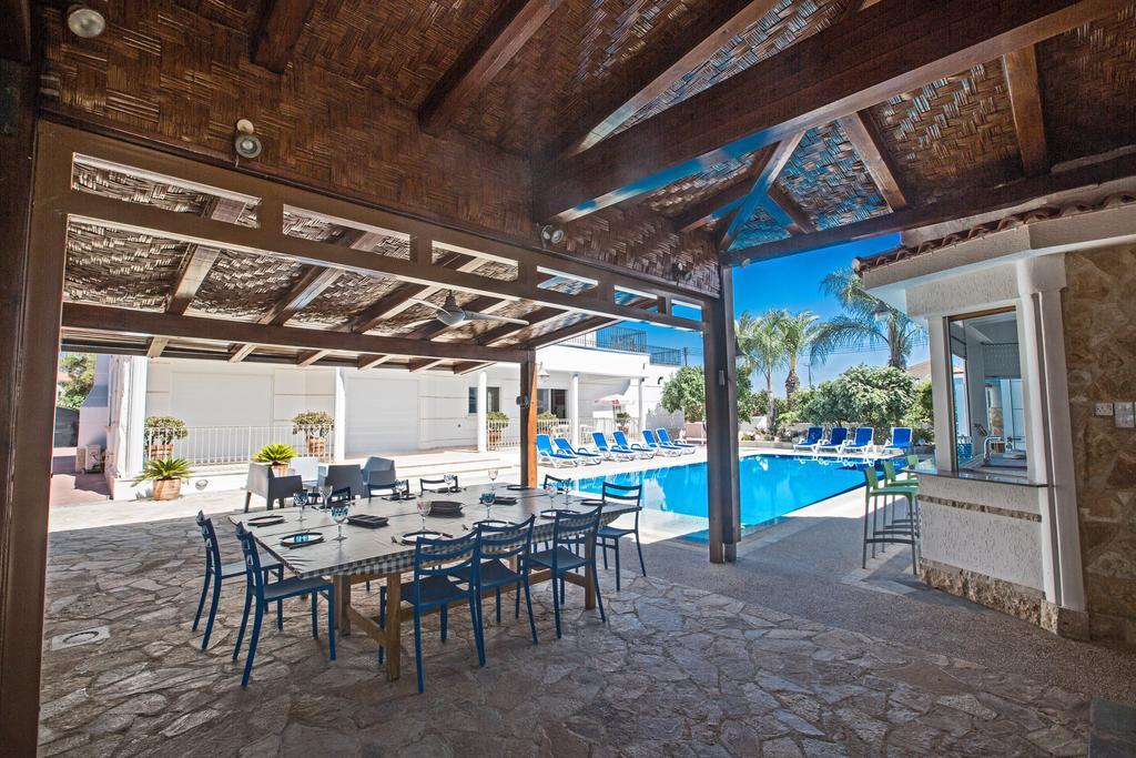 Papas Family Villa Paralimni Exterior photo